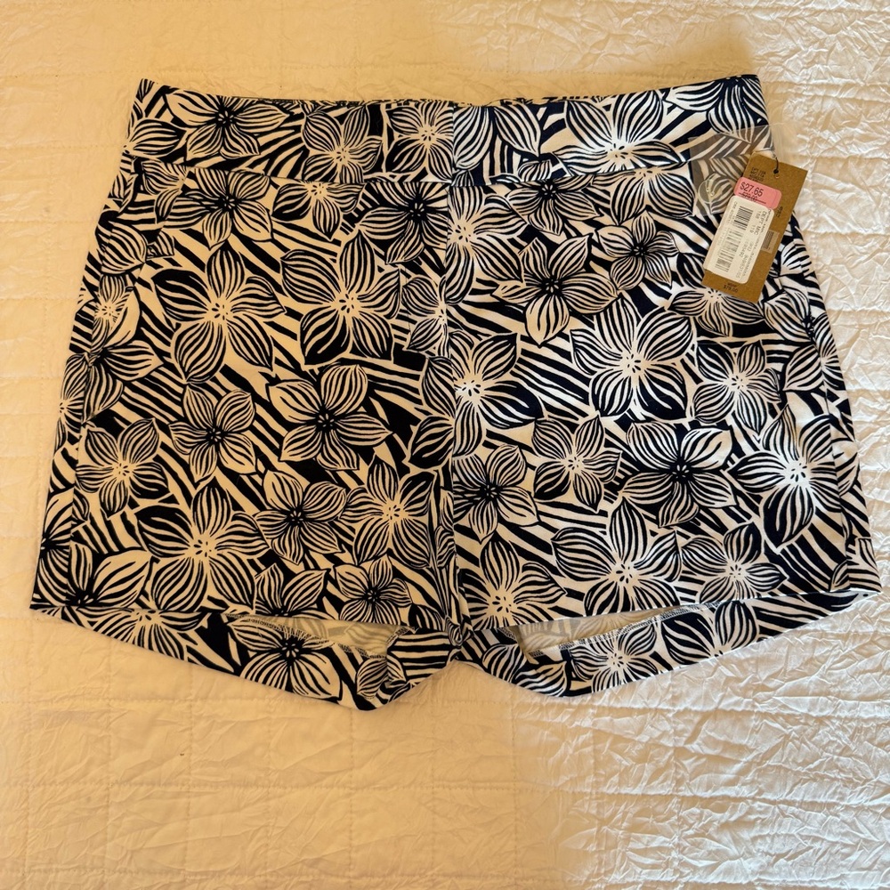Cremieux Navy and White Floral Shorts